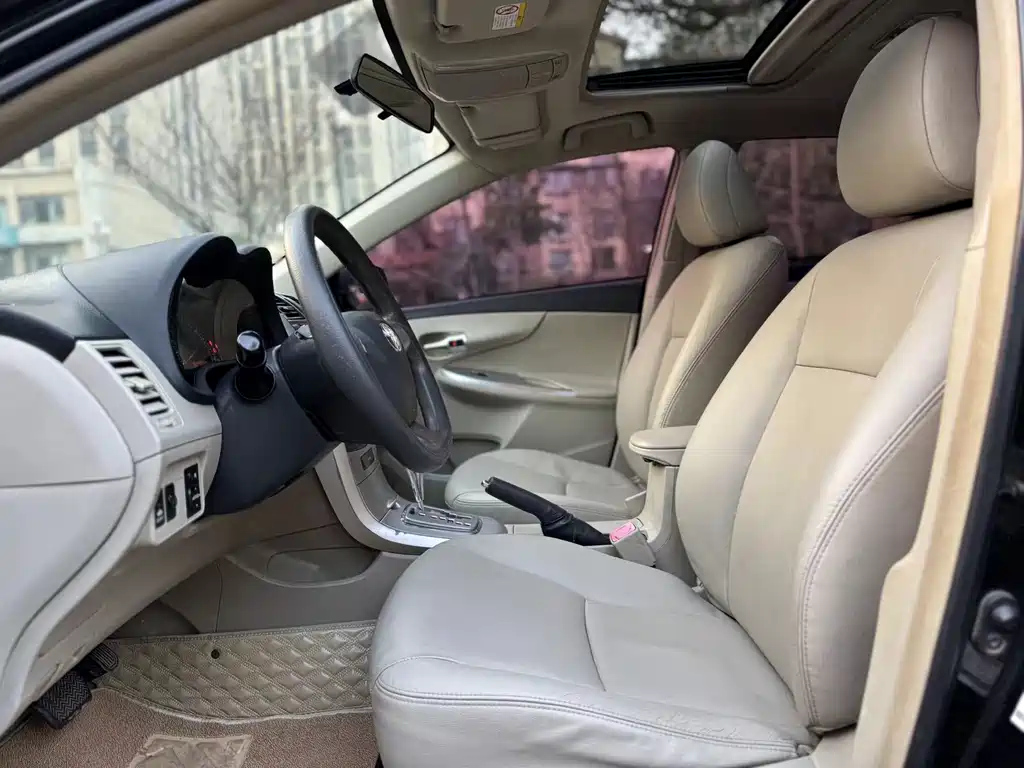 TOYOTA COROLLA 2013
