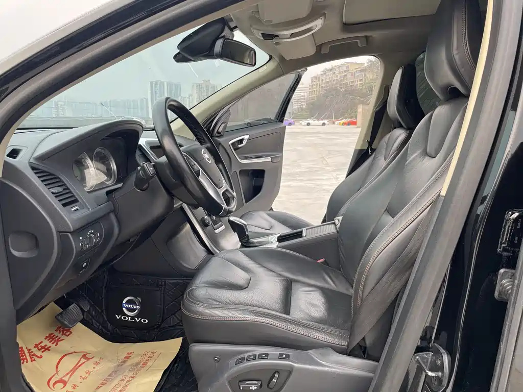 VOLVO XC60 IMPORT 2013