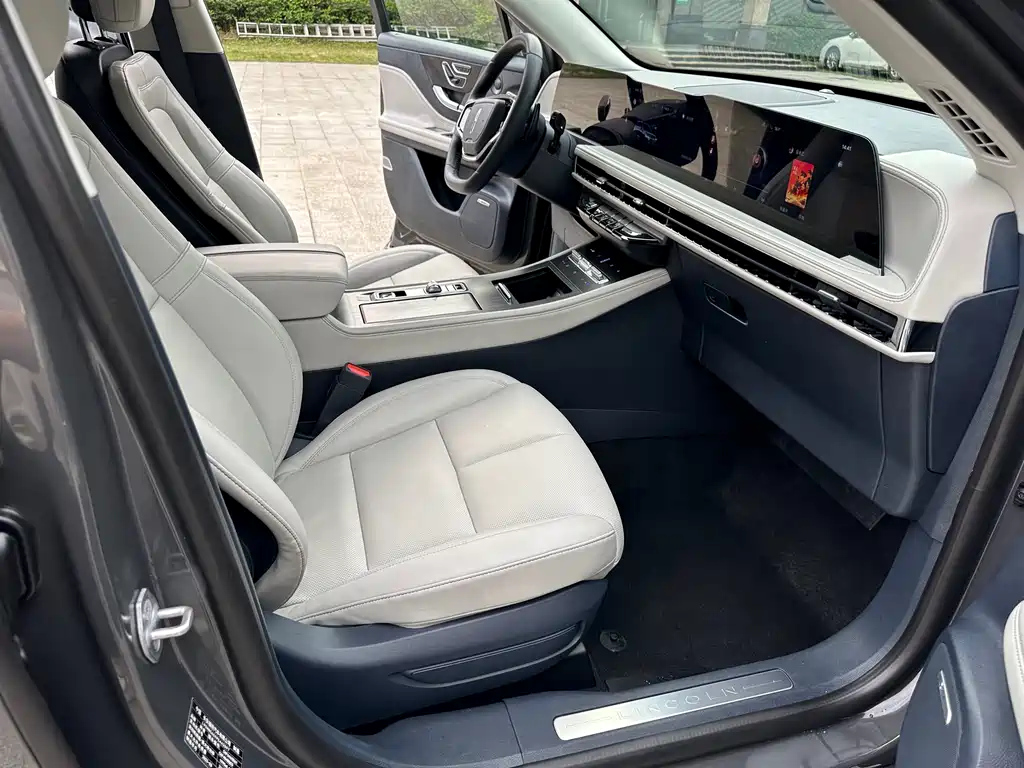 LINCOLN ADVENTURER 2023