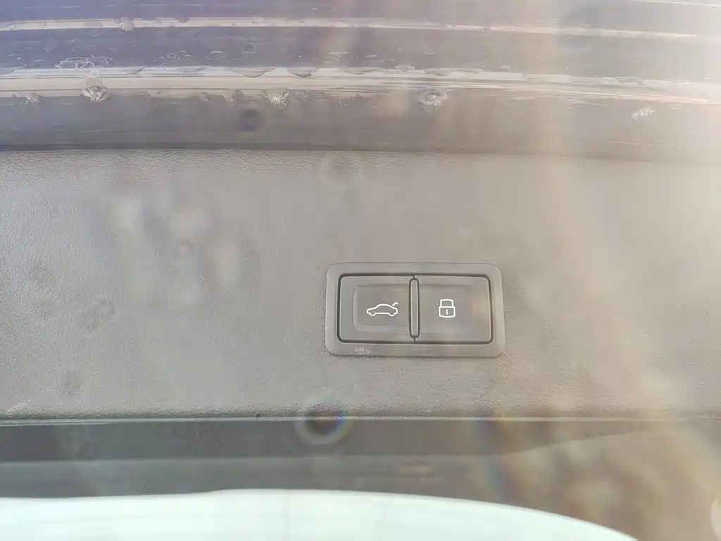 AUDI Q2L 2024