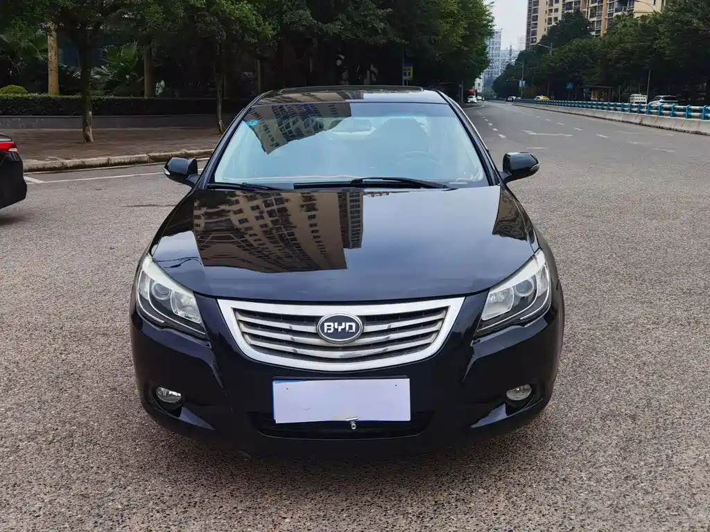 BYD G6 2014