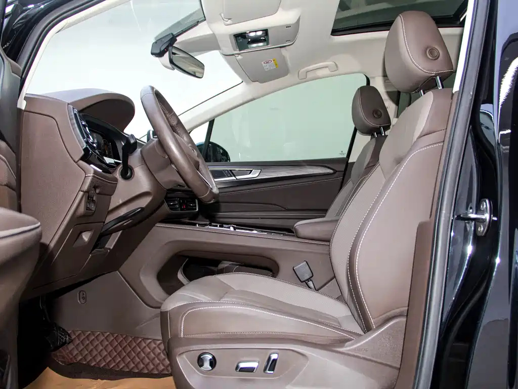 VOLKSWAGEN VILORAN 2023