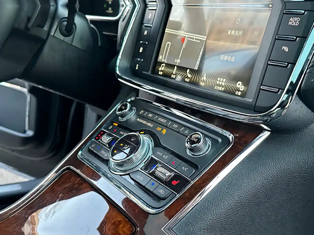 LINCOLN CONTINENTAL 2018