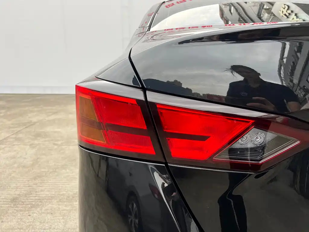 NISSAN TEANA 2022
