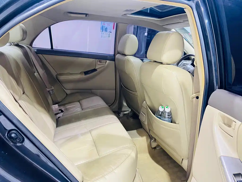 TOYOTA COROLLA 2011