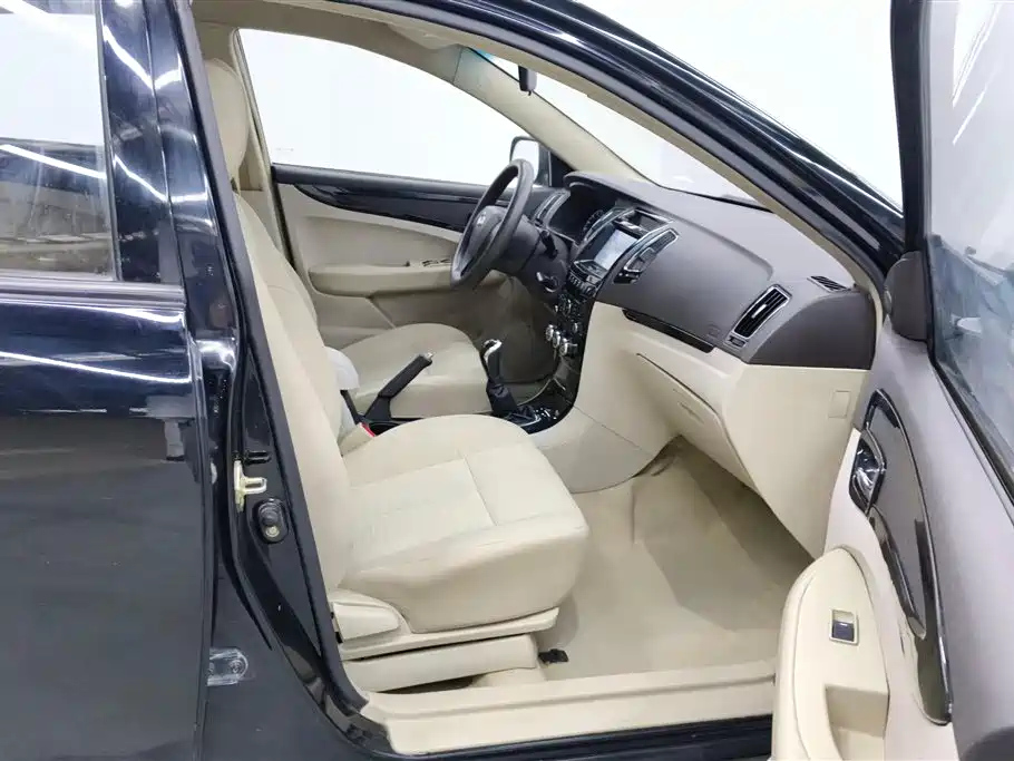 GEELY AUTO GEELY GC7 2013