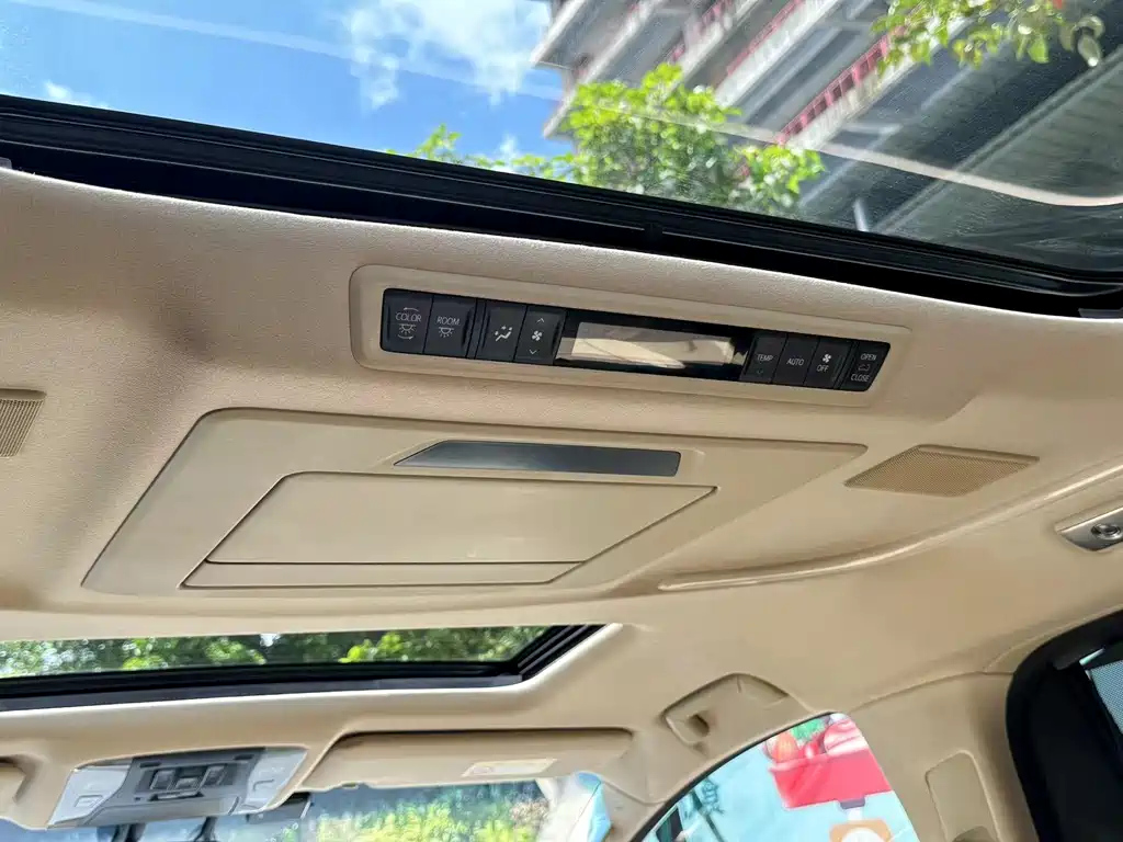 TOYOTA ALPHARD 2018