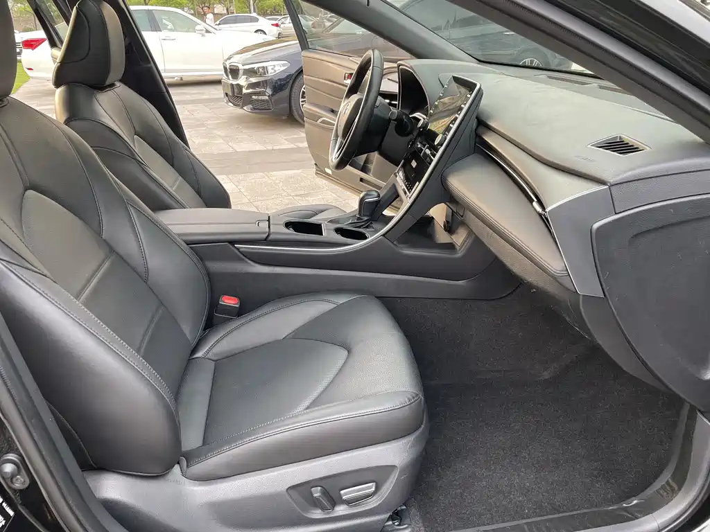 TOYOTA AVALON 2020