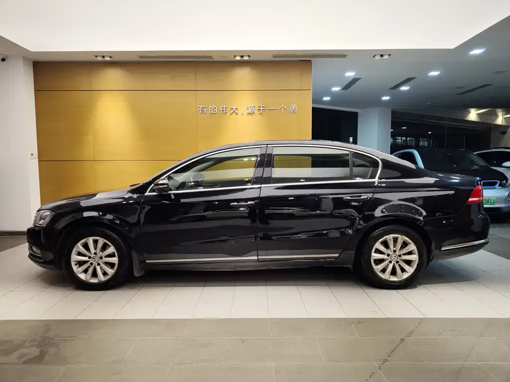 VOLKSWAGEN MAGOTAN 2013