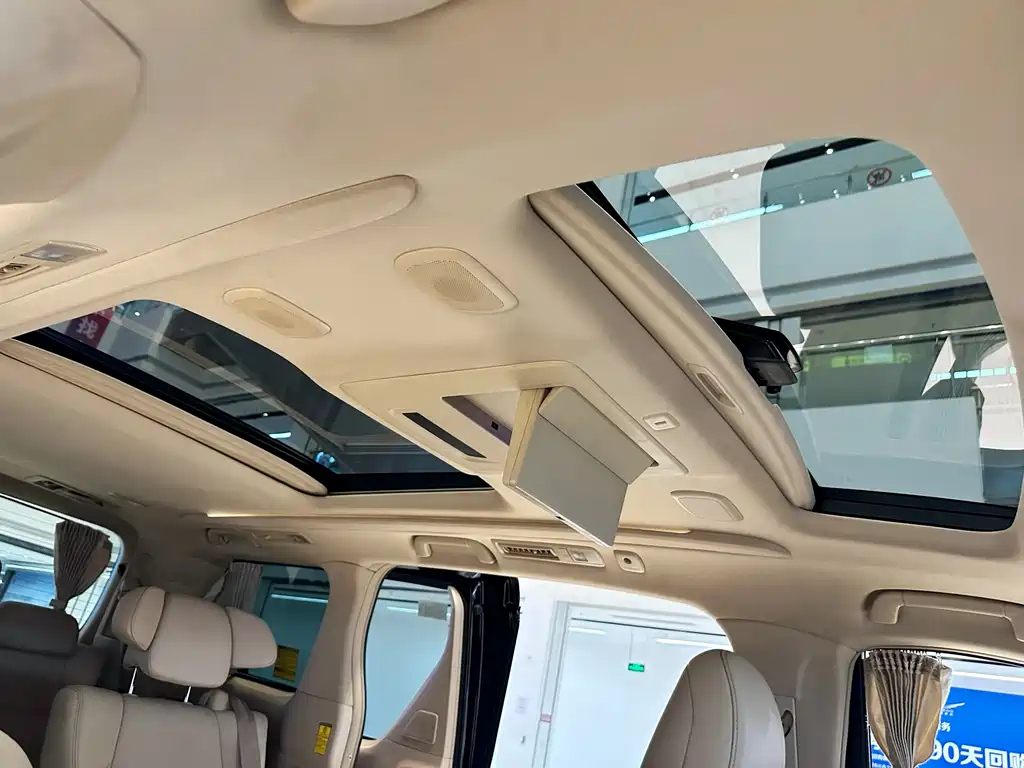 TOYOTA ALPHARD 2012