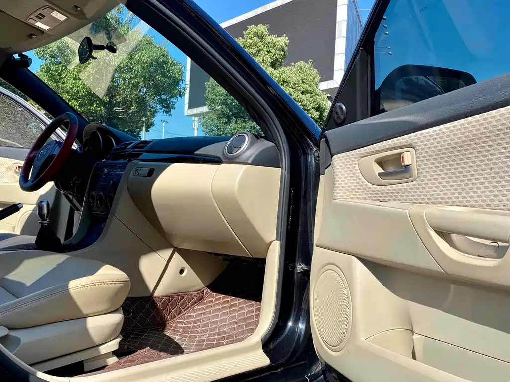 MAZDA 3 2009
