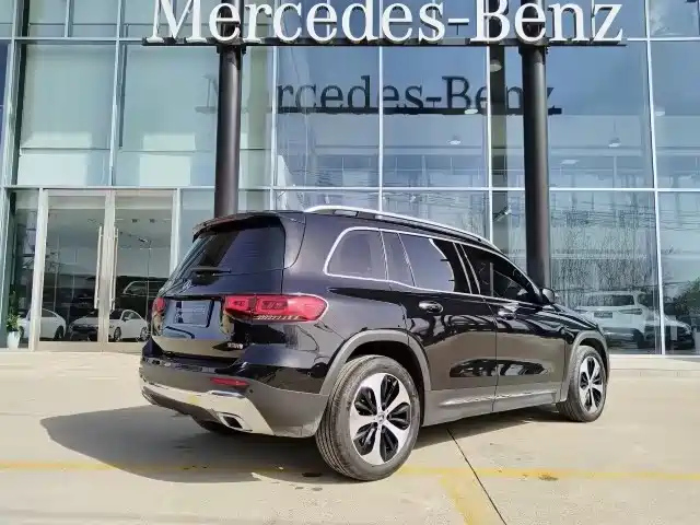 MERCEDES BENZ GLB 2023