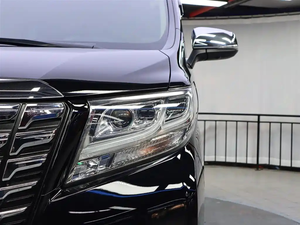 TOYOTA ALPHARD 2017