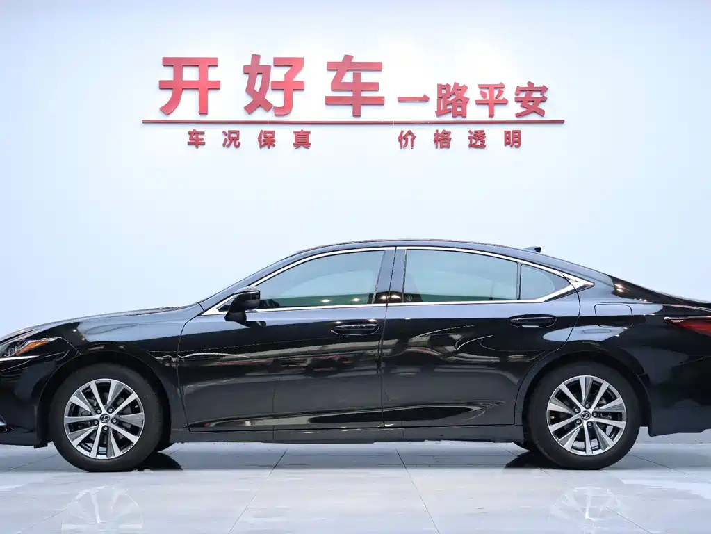 LEXUS ES 2021