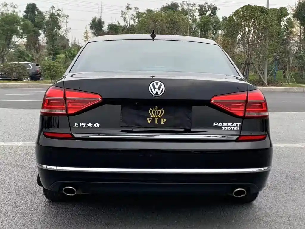 VOLKSWAGEN PASSAT 2017
