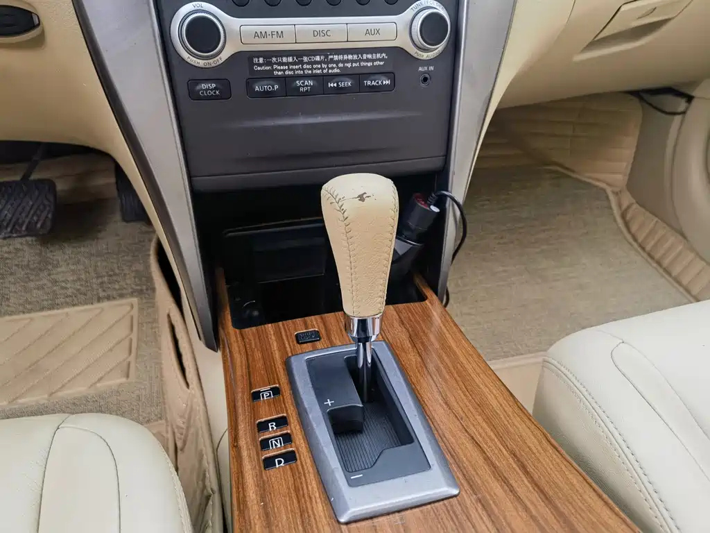 NISSAN TEANA 2011