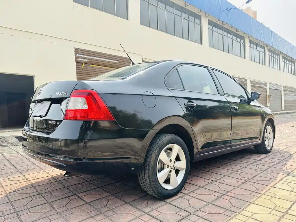 SKODA RAPID 2013