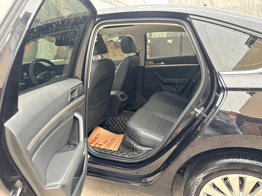 VOLKSWAGEN LAVIDA 2022
