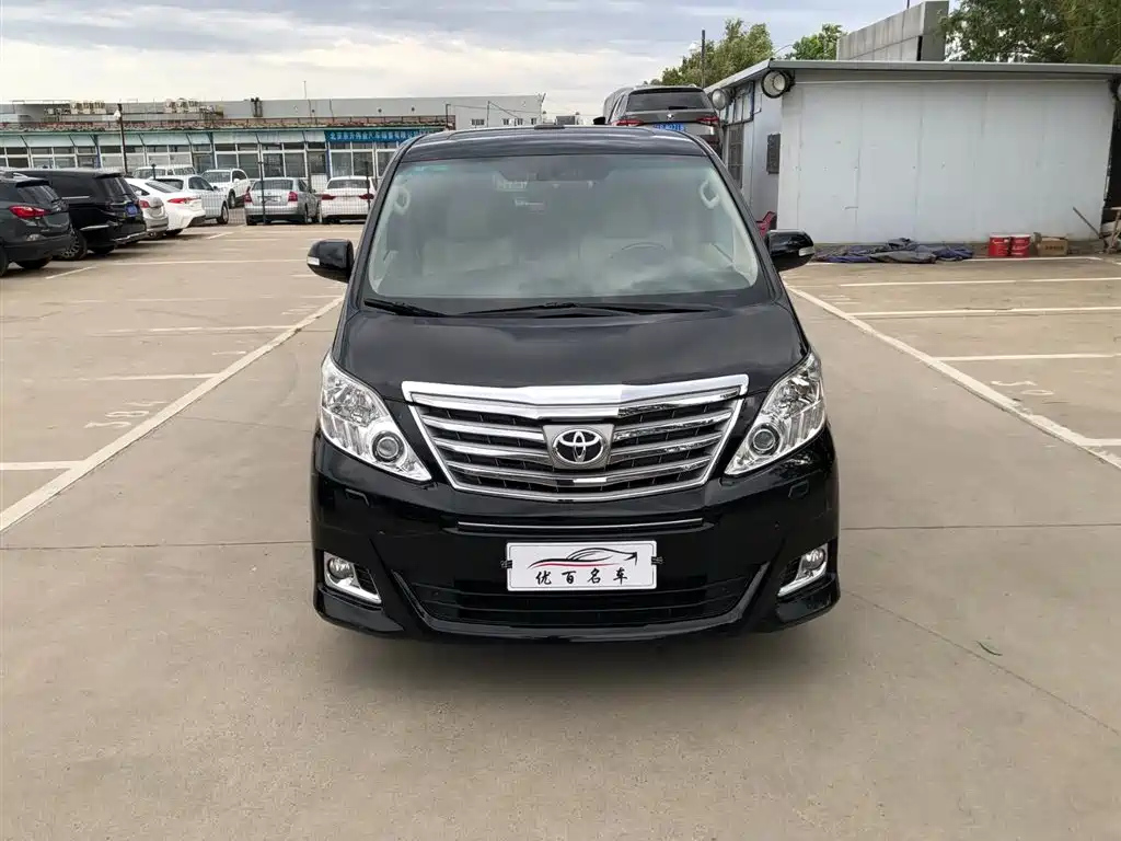 TOYOTA ALPHARD 2012