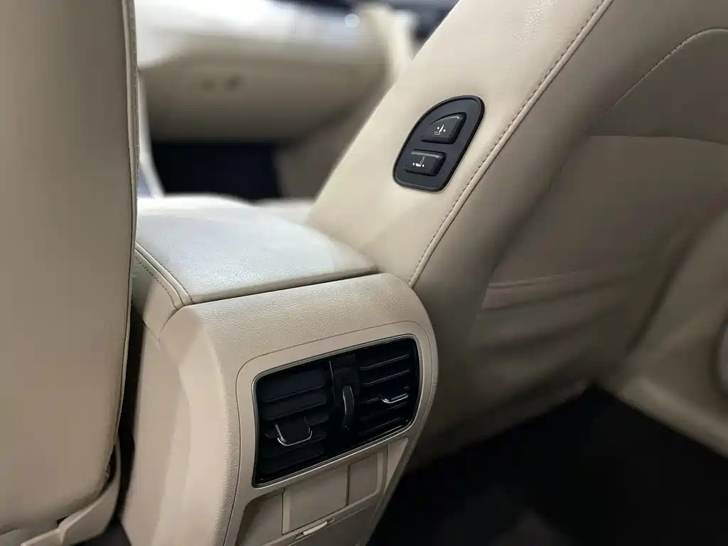 VOLKSWAGEN MAGOTAN 2016