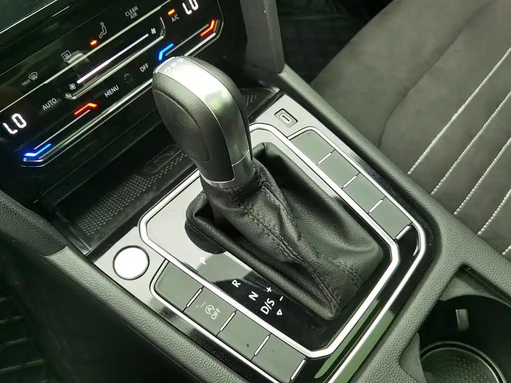 VOLKSWAGEN MAGOTAN 2022