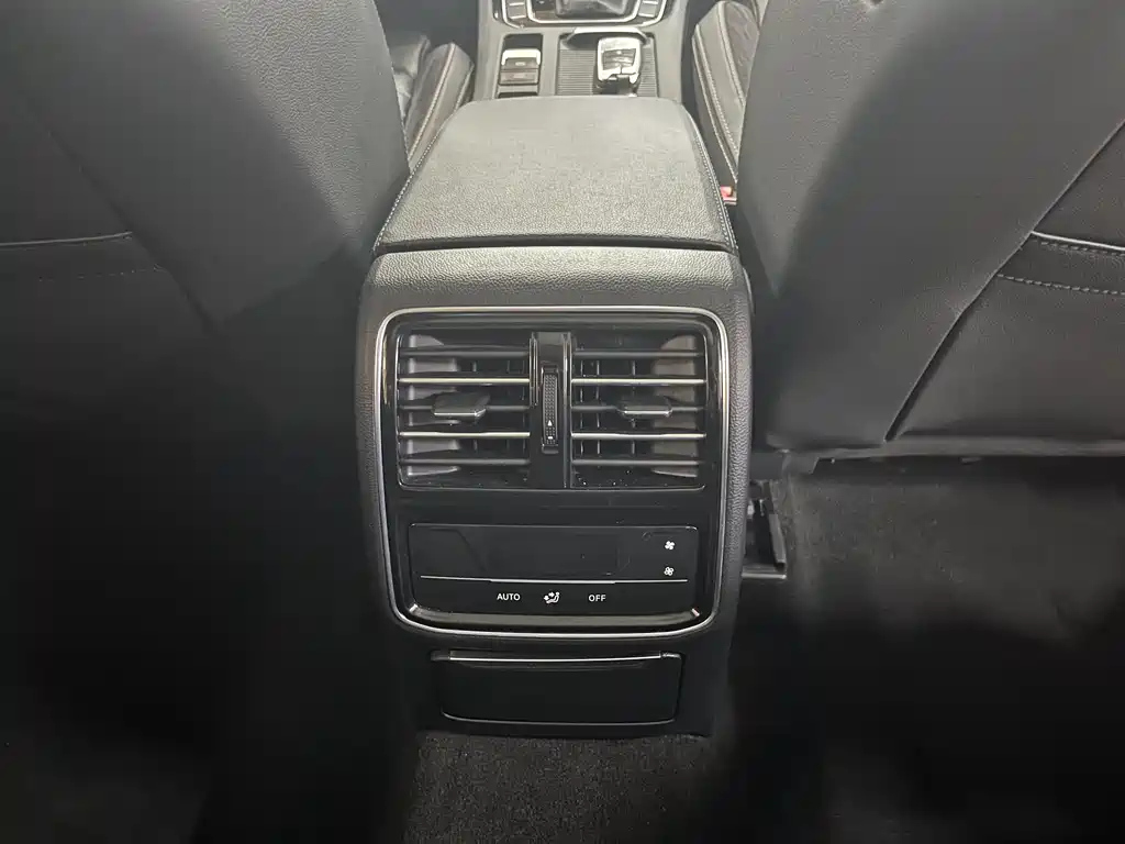VOLKSWAGEN MAGOTAN 2022