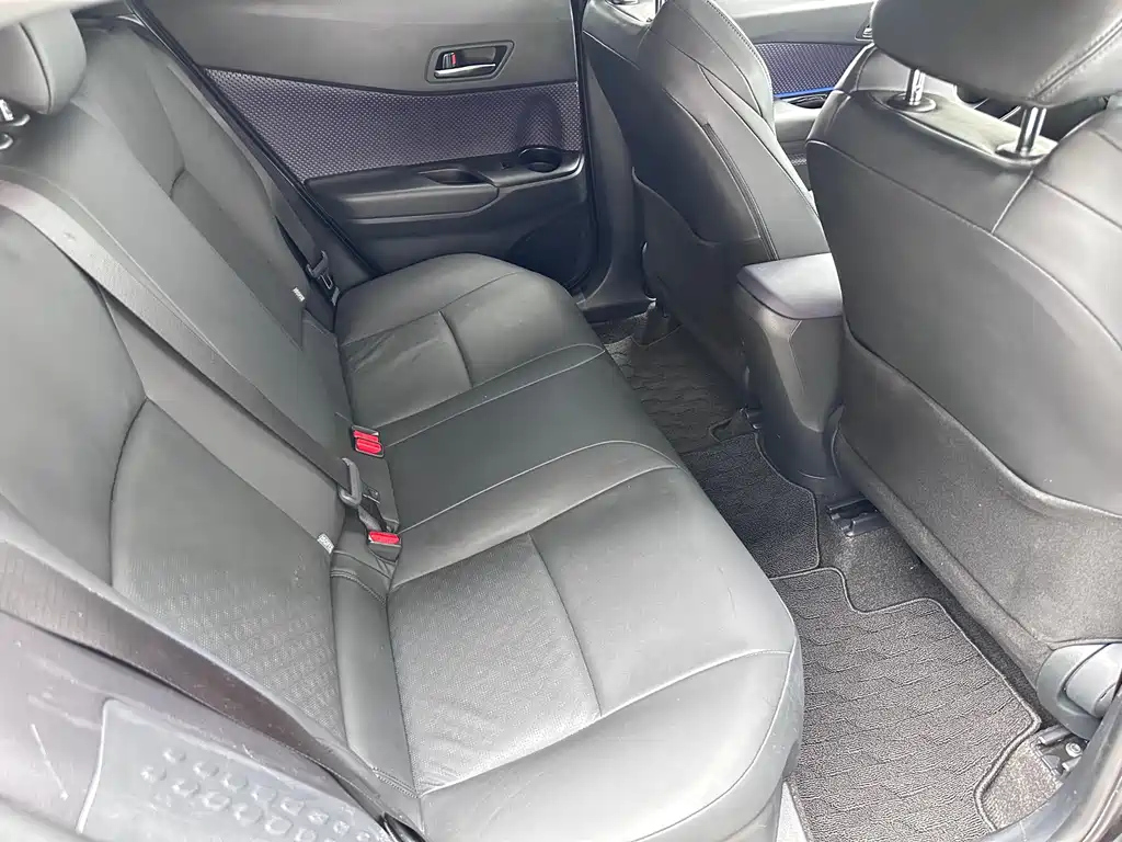 TOYOTA IZOA 2020