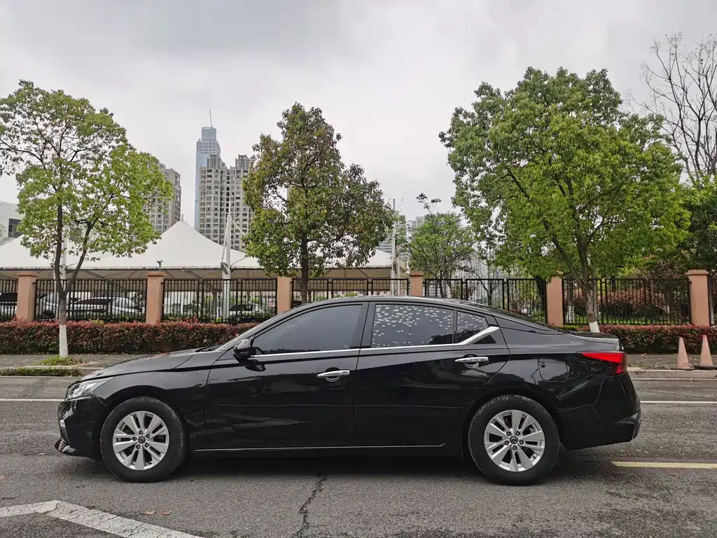 NISSAN TEANA 2019