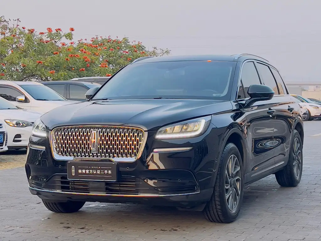 LINCOLN ADVENTURER 2021