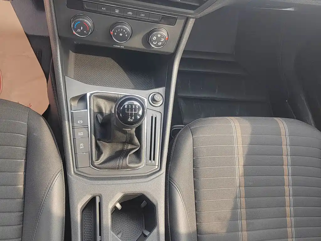 VOLKSWAGEN LAVIDA 2018