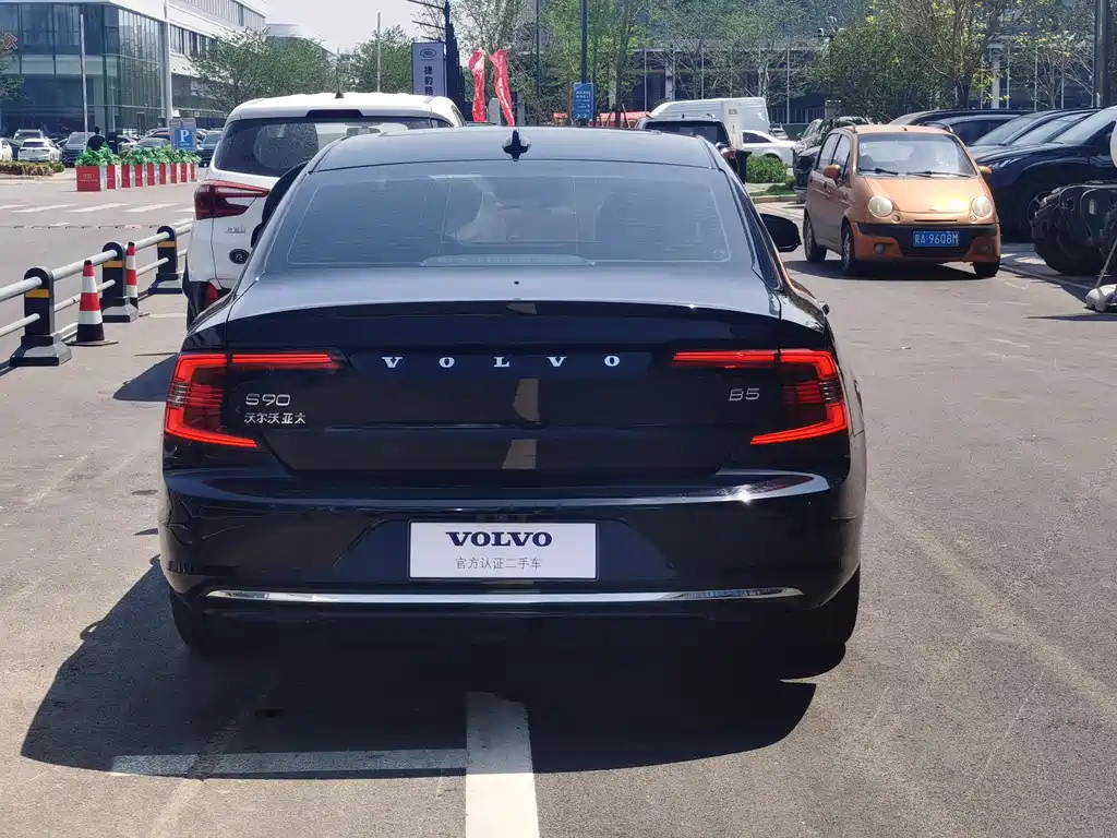 VOLVO S90 2022