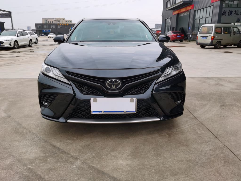 TOYOTA CAMRY 2020