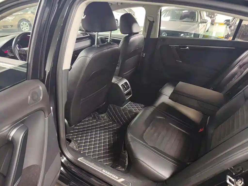 VOLKSWAGEN MAGOTAN 2015