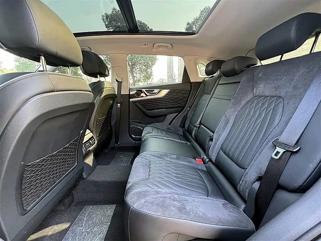 HONGQI HS5 2021