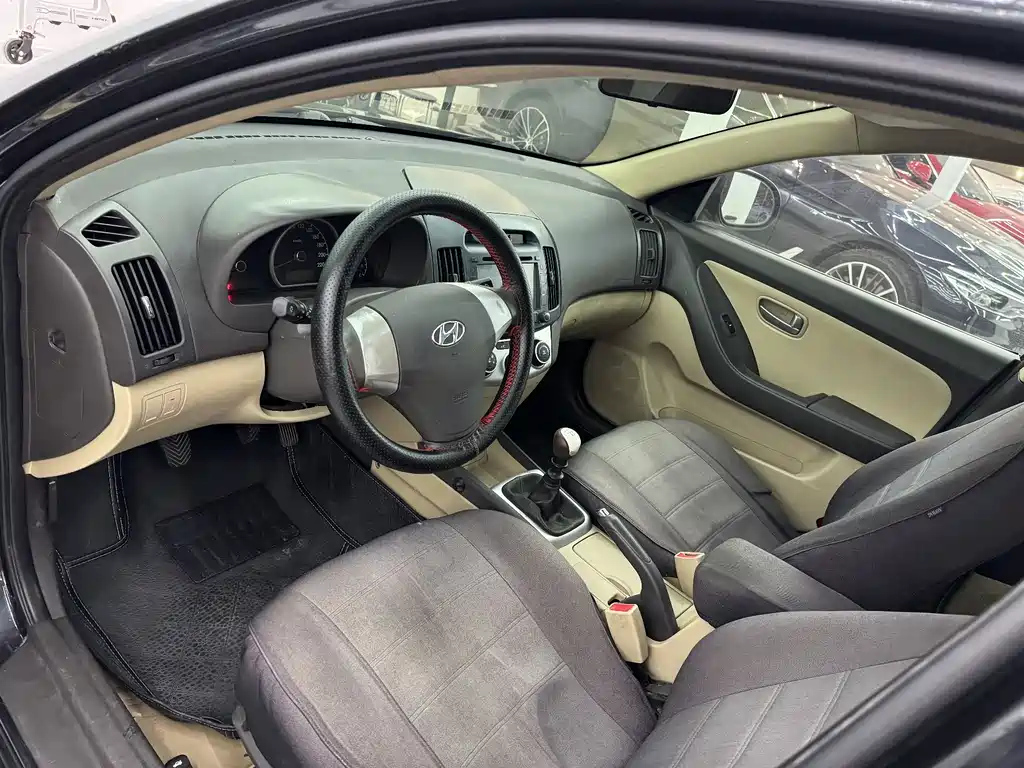 HYUNDAI CELESTA 2010