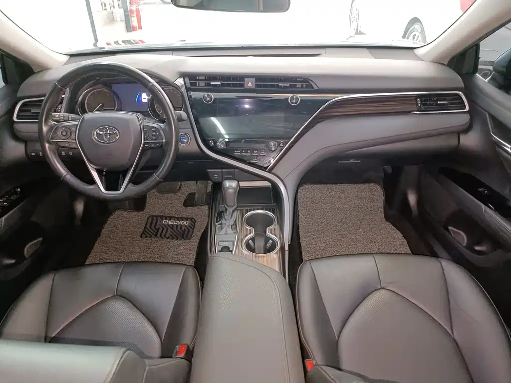 TOYOTA CAMRY 2020