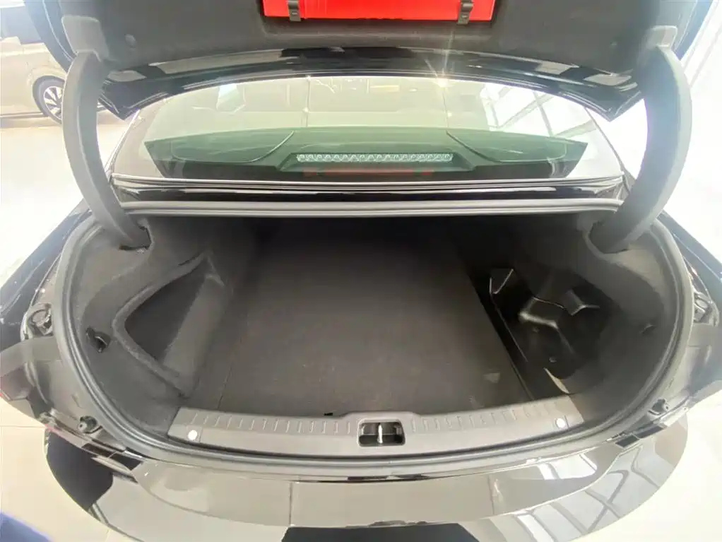 VOLVO S90 2024