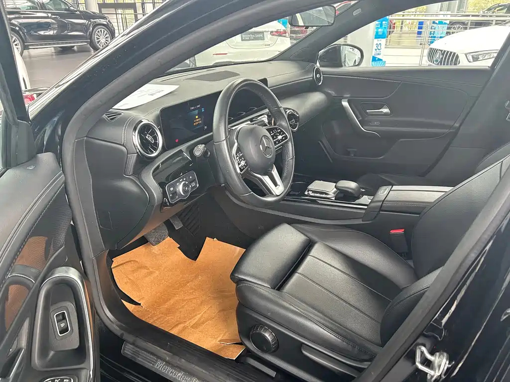 MERCEDES BENZ A-CLASS 2021