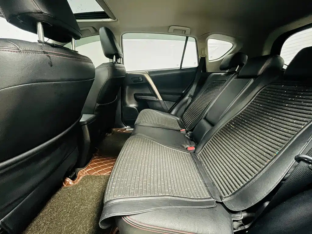TOYOTA RAV4 RONGFANG 2015