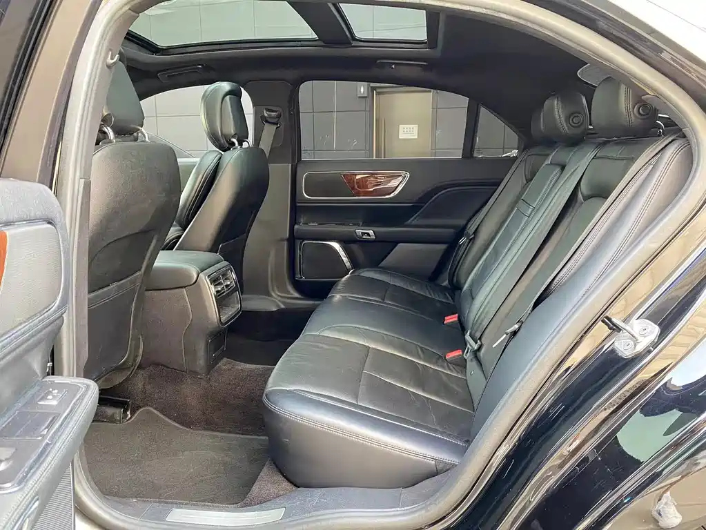LINCOLN CONTINENTAL 2017