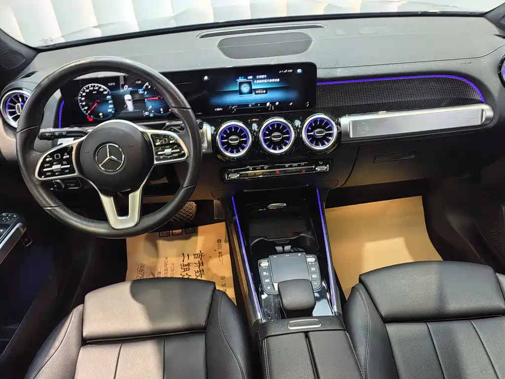 MERCEDES BENZ GLB 2021