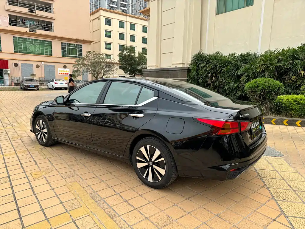 NISSAN TEANA 2022