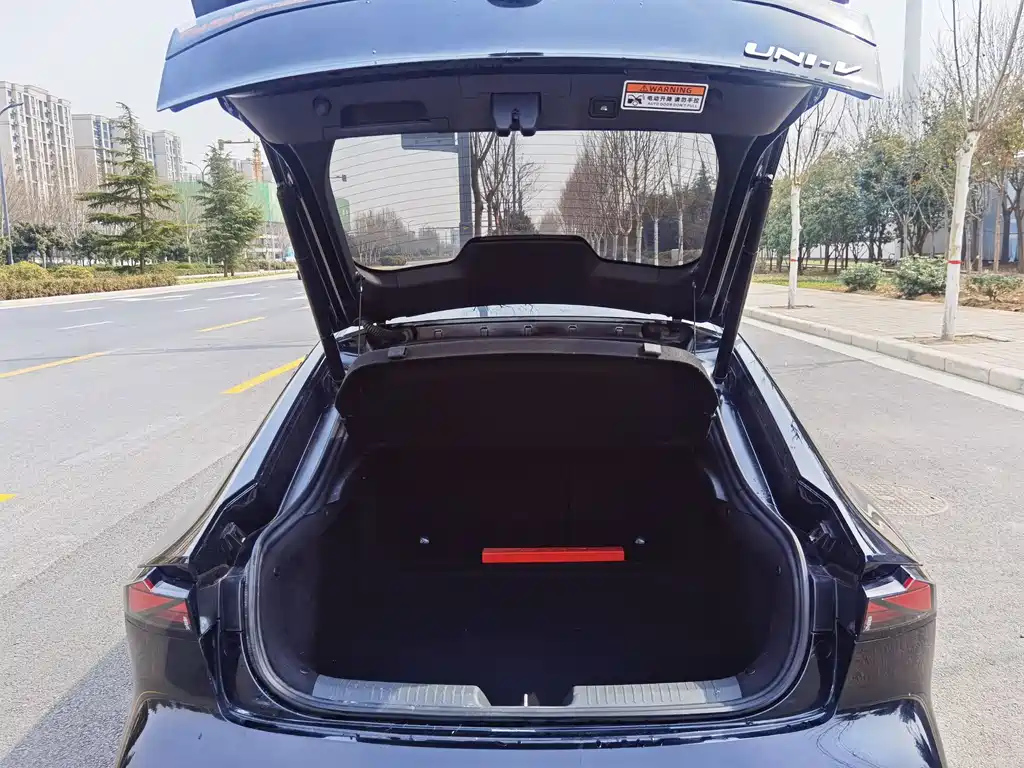CHANGAN UNI-V 2023
