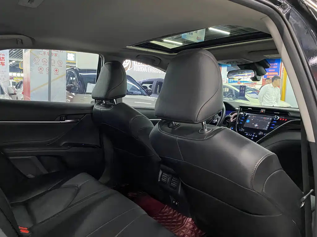 TOYOTA CAMRY 2020