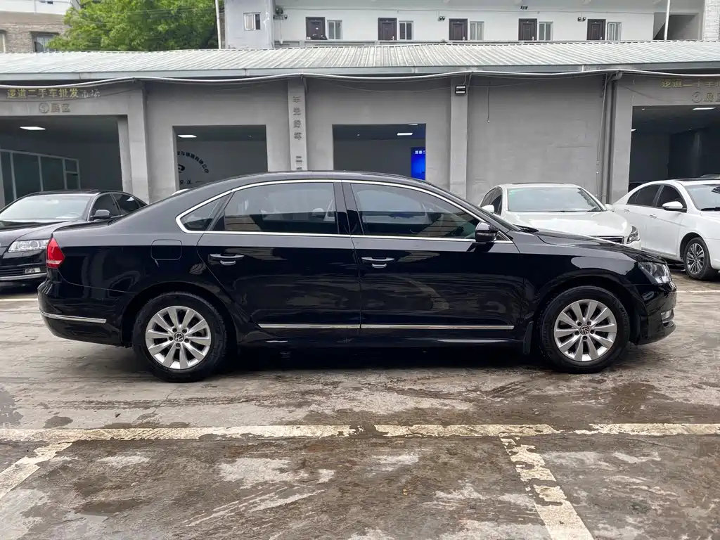 VOLKSWAGEN PASSAT 2015