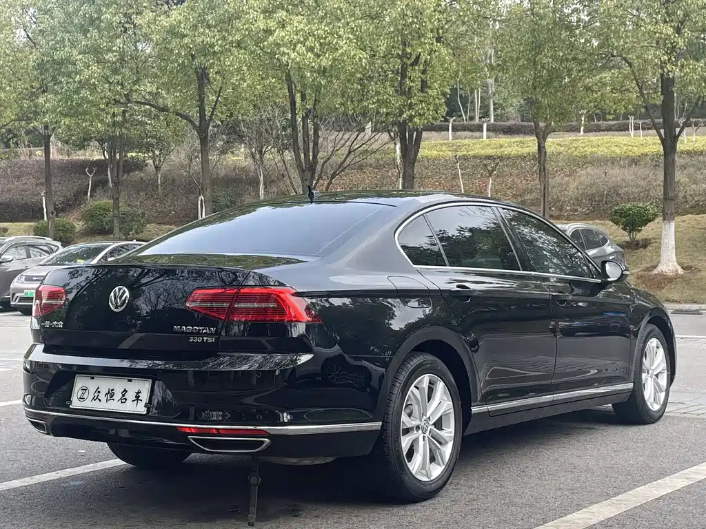 VOLKSWAGEN MAGOTAN 2020