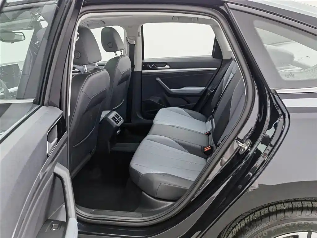 VOLKSWAGEN LAVIDA 2024