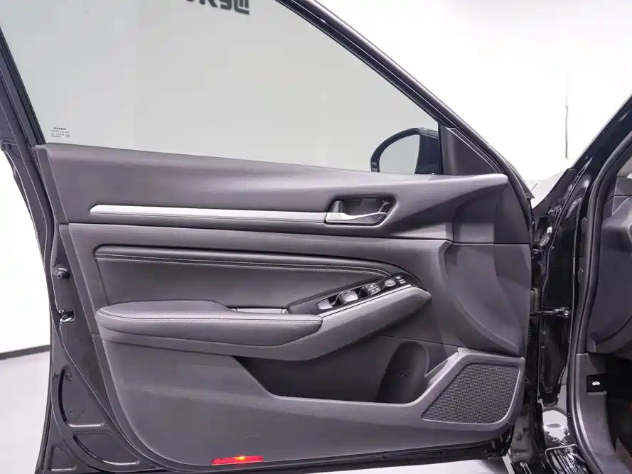 NISSAN TEANA 2020