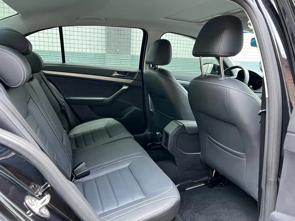 VOLKSWAGEN LAVIDA 2018