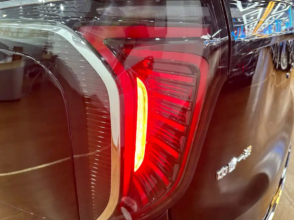 HONGQI HQ9 2022
